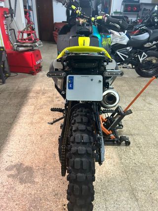 Portamatrículas Husqvarna Norden 901 / KTM 790-890