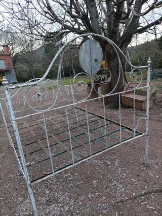 Antigua Cama Hierro Plegable