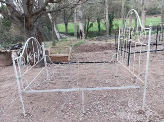 Antigua Cama Hierro Plegable