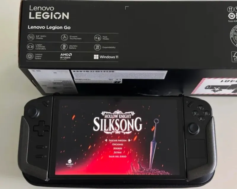Lenovo Legion Go Z1 Extreme 1TB,con grip de agarre