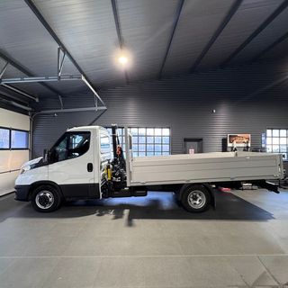 Iveco Daily 35C16 Grúa + Caja Fija Nacional