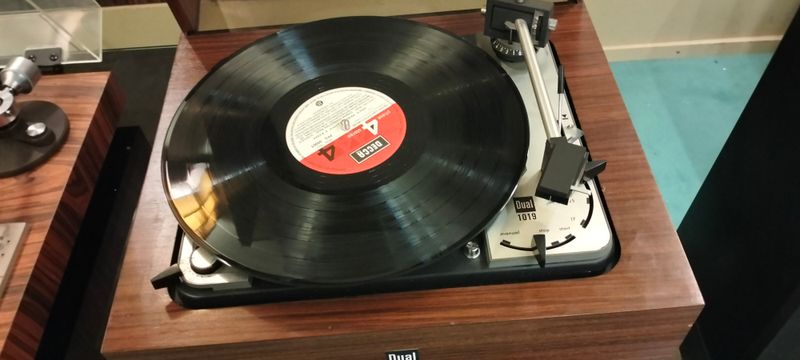 Tocadiscos DUAL 1019 - Como Nuevo