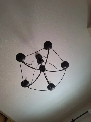 Lámpara de forja negra