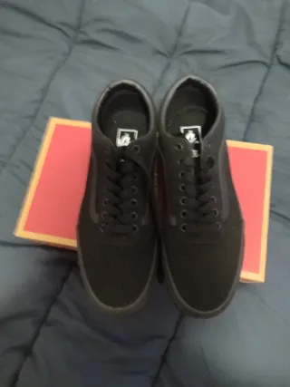 Zapatillas Vans Negras Nuevas N.42