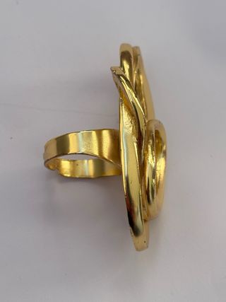 Anello oro design scarabocchio