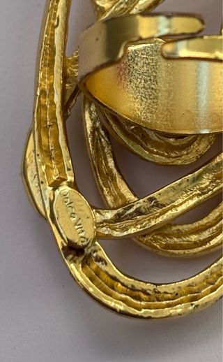 Anello oro design scarabocchio