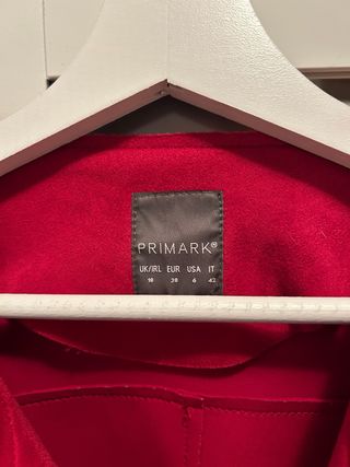 Chaqueta larga roja Primark Talla M