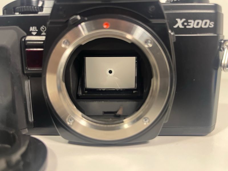 Cámara réflex analógica Minolta X-300S + Caja afbeelding 5