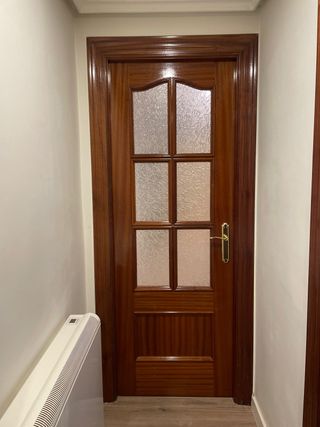 Puerta madera maciza apertura izquierda