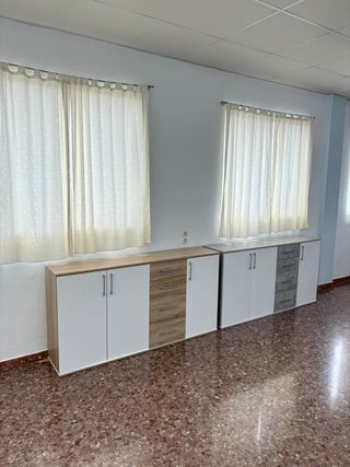 OFERTA!! Aparador 3 puertas y 4 cajones