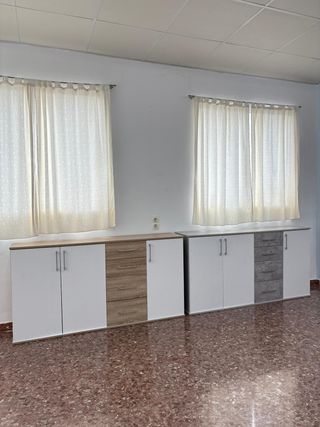 OFERTA!! Aparador 3 puertas y 4 cajones