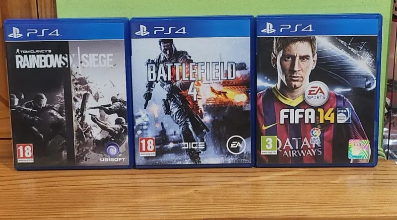 3 Juegos PS4: Battlefield 4, Rainbow Six Siege, FI