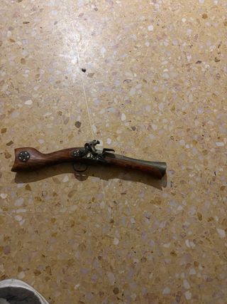 Pistolas antiguas decorativas