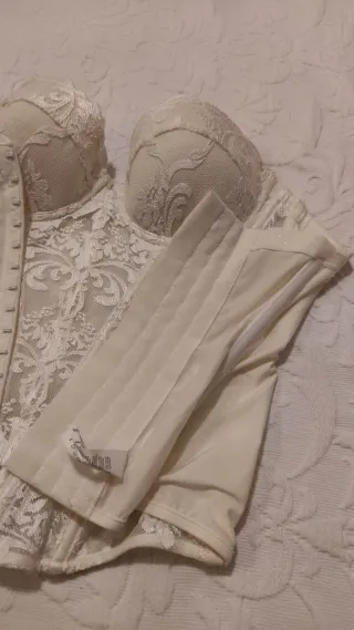 Corse de novia  encaje blanco Gemma