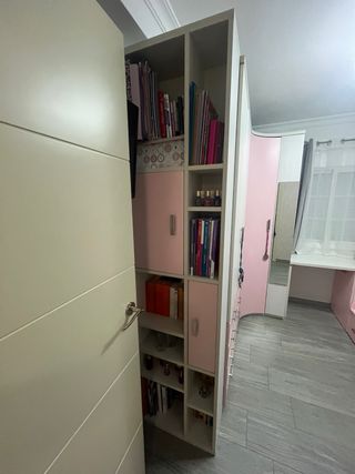 Dormitorio nido infantil rosa y gris