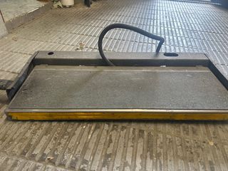 Escalón eléctrico para furgoneta/camper