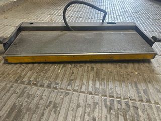 Escalón eléctrico para furgoneta/camper