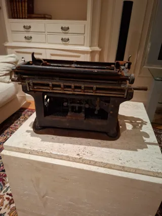 Máquina de escribir Underwood antigua