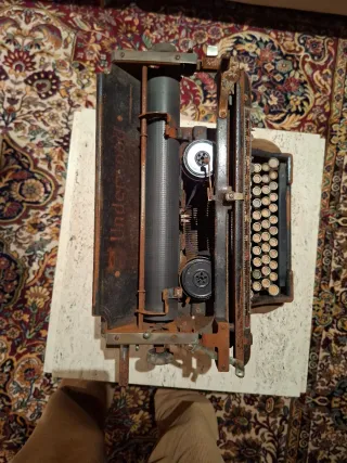Máquina de escribir Underwood antigua