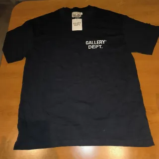 Camiseta Gallery Dept. Hollywood CA Negra