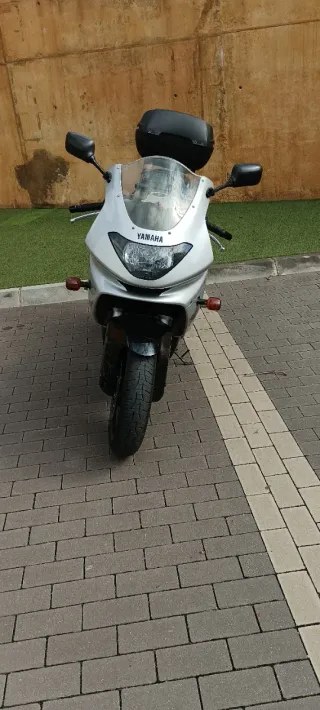 Yamaha Thundercat YZF 60012  Plata