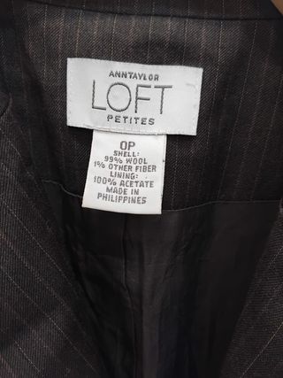 Americana Ann Taylor LOFT Raya Diplomática