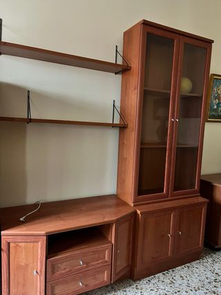 Mueble de comedor madera y cristal