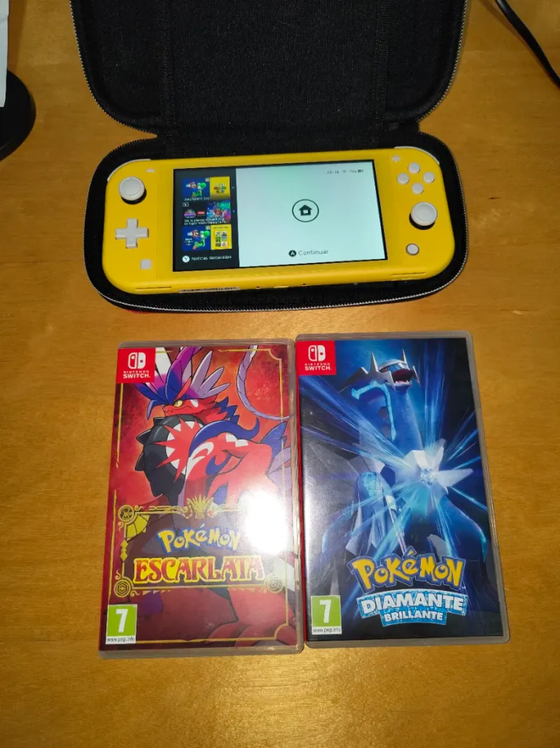 Nintendo Switch Lite + 2 Juegos Pokémon