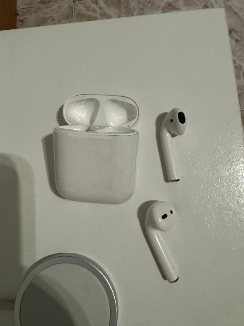 AirPods 1 + Cargador MagSafe Original afbeelding 3
