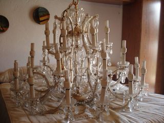 Lámpara de araña de cristal dorada