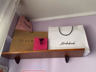 Estantería de pared de madera