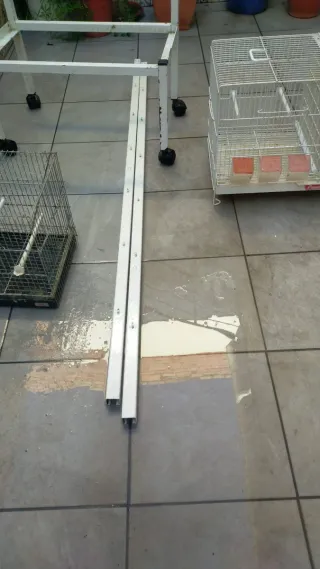 Jaula para pájaros con carro