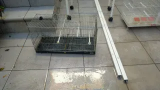 Jaula para pájaros con carro