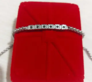 Bracciale con spinelli neri