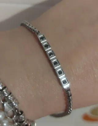 Bracciale con spinelli neri