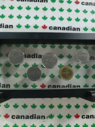 Colección de 5 monedas de recreativas japonesas