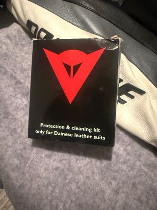 Traje de moto Dainese cuero blanco y negro talla48