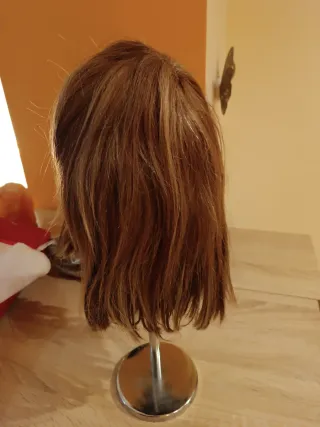 Pelucas Negras y Marrones