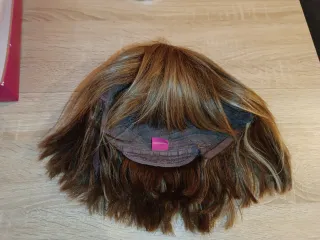 Pelucas Negras y Marrones