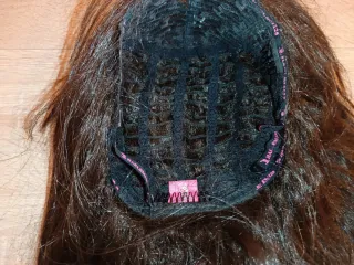 Pelucas Negras y Marrones