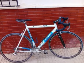 Bicicleta Zeus Carbono y Aluminio