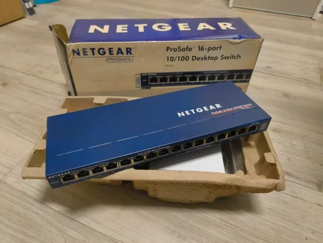 Switch Netgear 16 Puertos 10/100 FS116