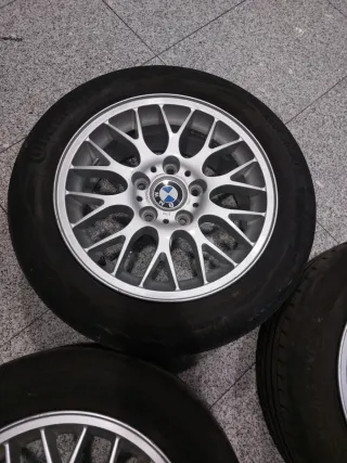 Jantes impecaveis 16 BMW com pneus