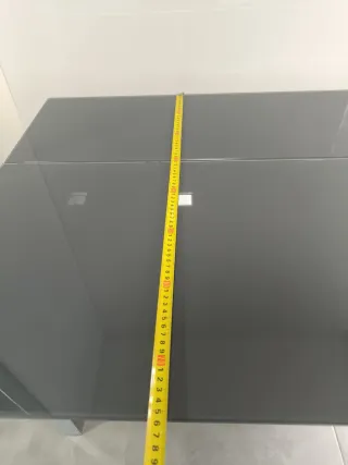 Mesa extensible cristal y metal gris