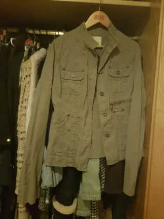 Cazadora militar verde talla M