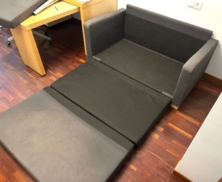 Sofá-cama 2 plazas gris. 140x80 cm.