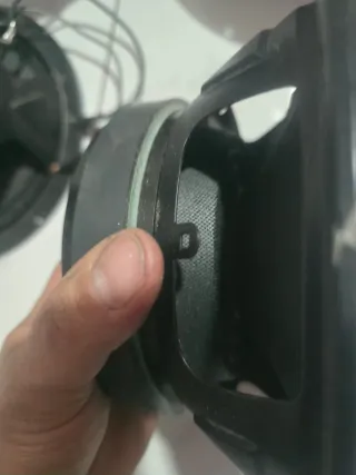 Medios de altavoz negros