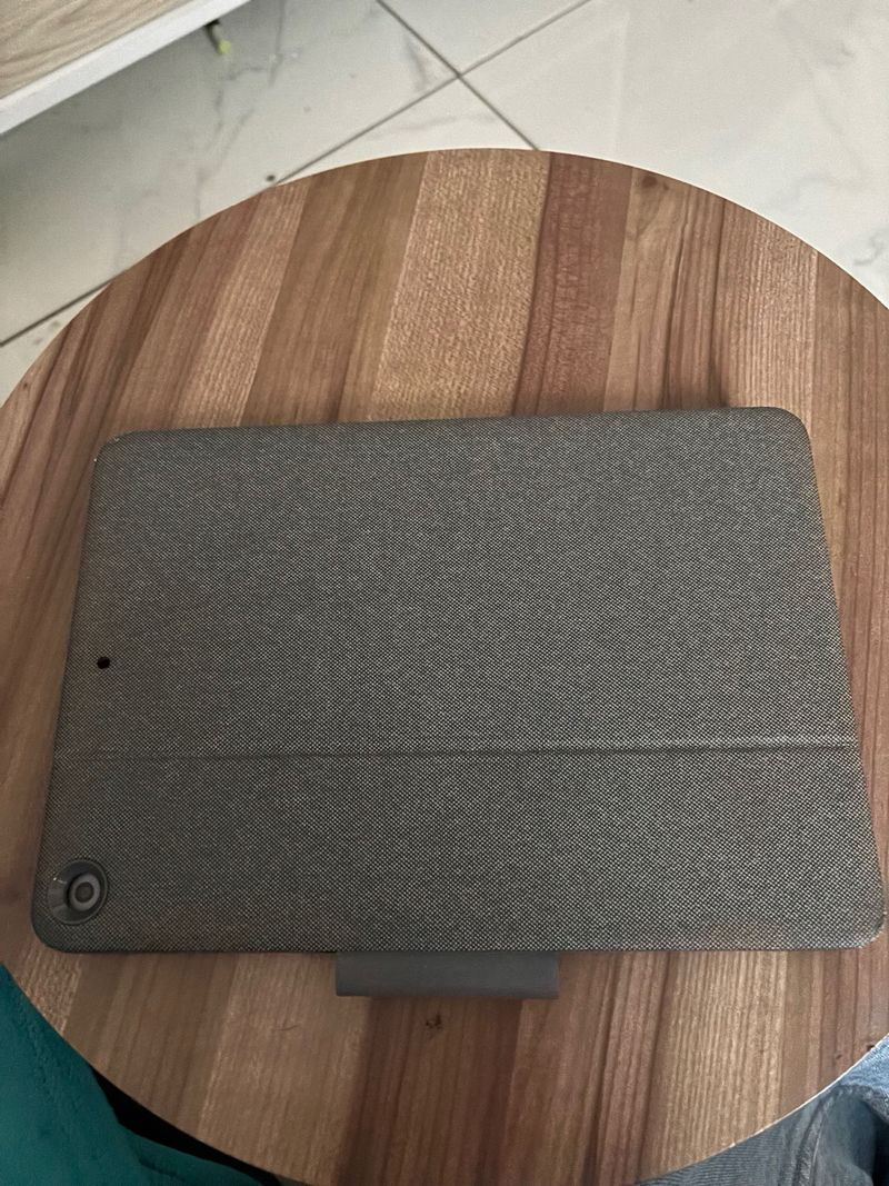 iPad 9ª Gen 64GB + Coque logitech combo touch afbeelding 3