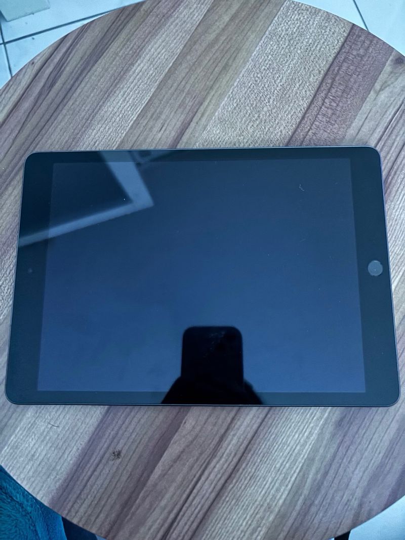 iPad 9ª Gen 64GB + Coque logitech combo touch afbeelding 5