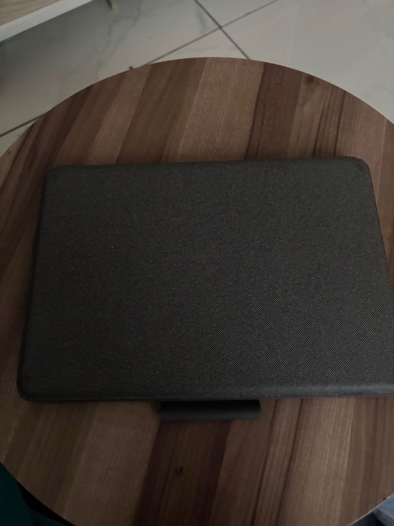 iPad 9ª Gen 64GB + Coque logitech combo touch afbeelding 4